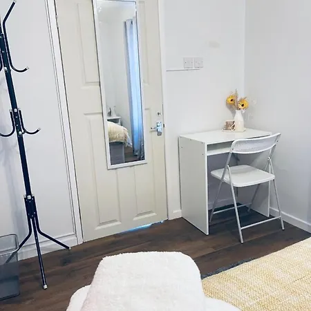 Small Doble, Shared House *